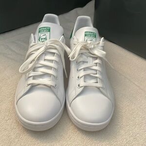 White Adidas Stan Smith Women’s size 8.5. Never been worn.